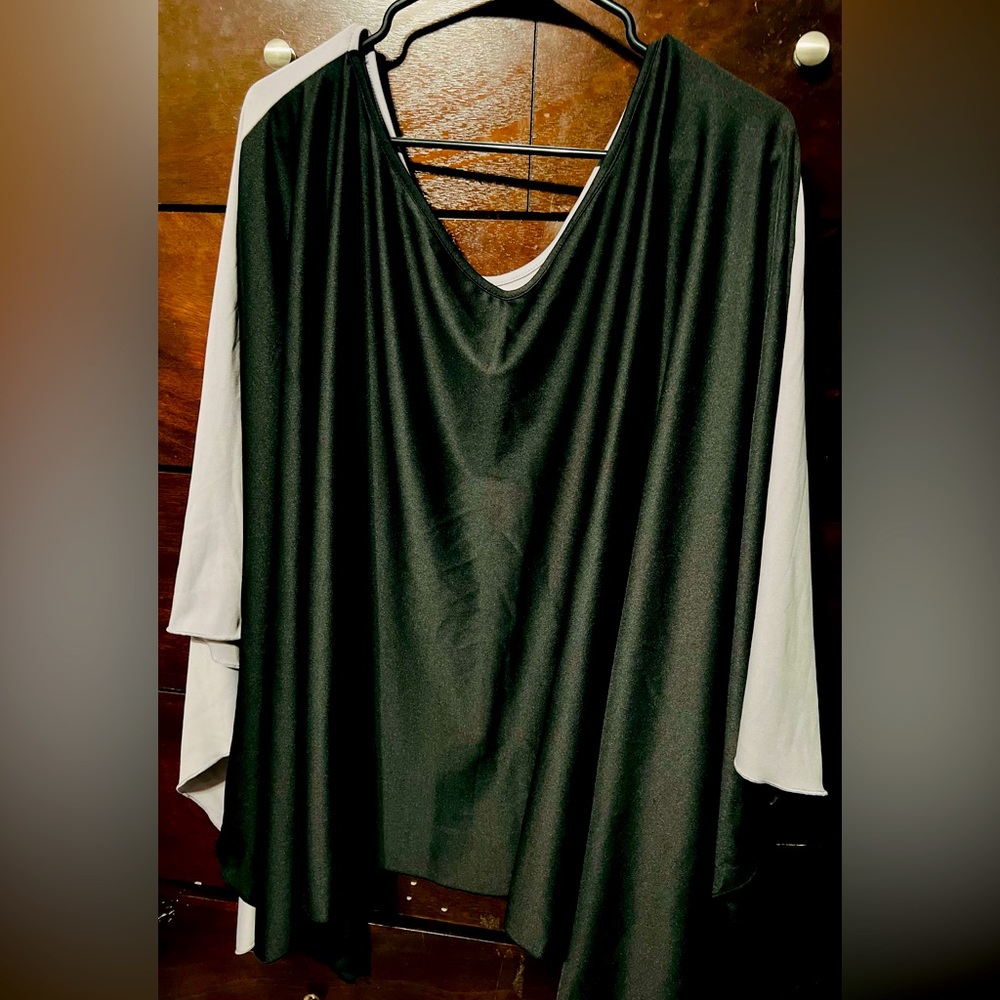 Women’s Plus chic poncho